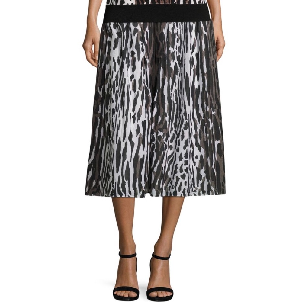 ST JOHN-  Sport Skirt  Leopard Print